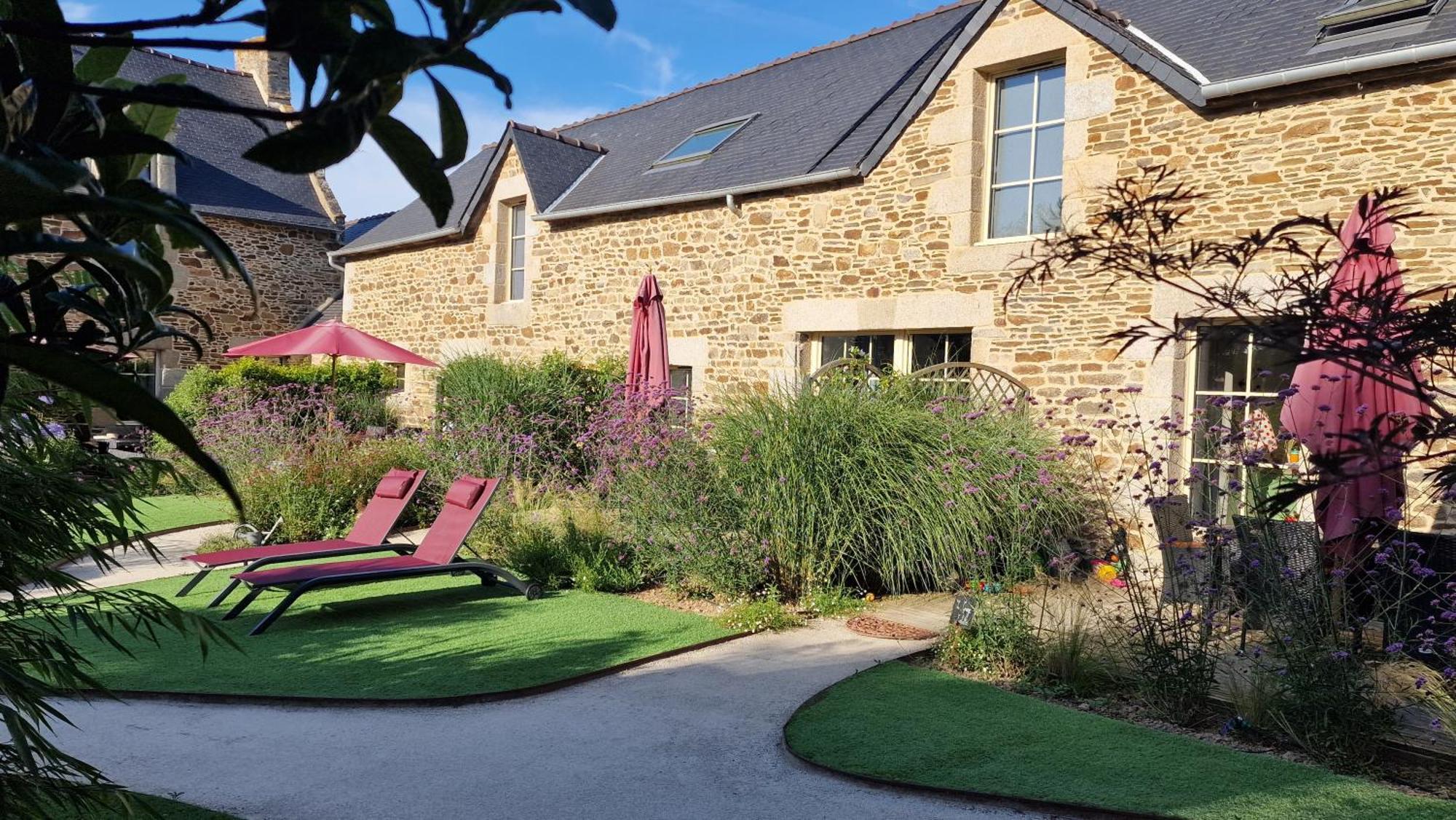 Les Gites Du Haut Pin Calorguen Exterior photo
